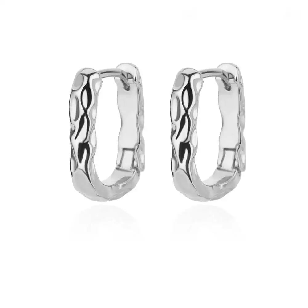 WOBBLE OVAL EARRING